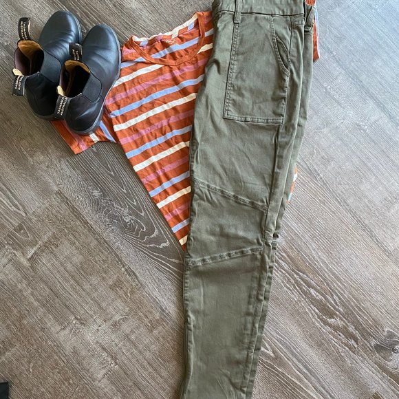 7 For all Mankind Pants in Olive Green - Picture 2 of 5